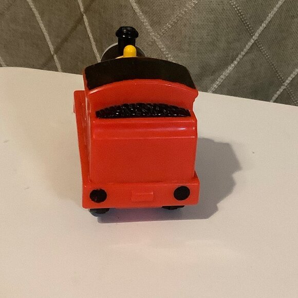 Thomas & Friends James Engine Toy Train  4” x 2” Red & Black - Picture 5 of 9